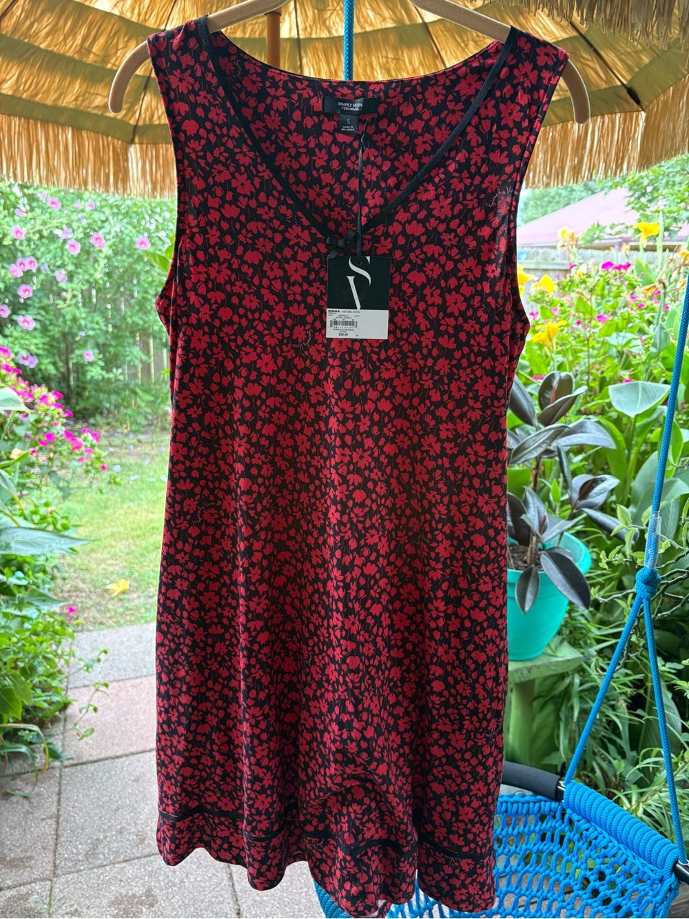 Simply Vera Vera Wang Black Dress with Red Floral Print